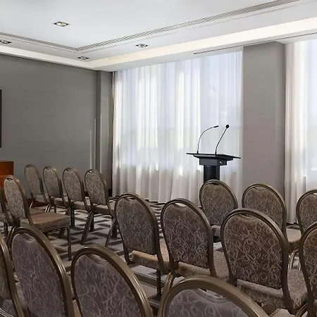 Hyatt Regency Ξενοδοχείο 4*
